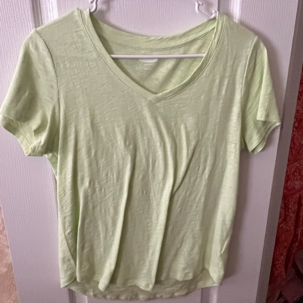 old navy t shirt